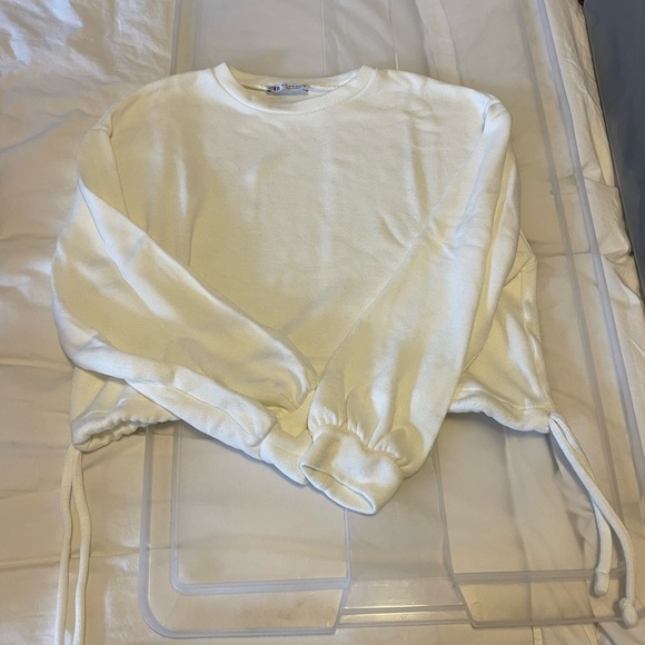 Zara - white knit crop sweatshirt - Picture 2 of 4